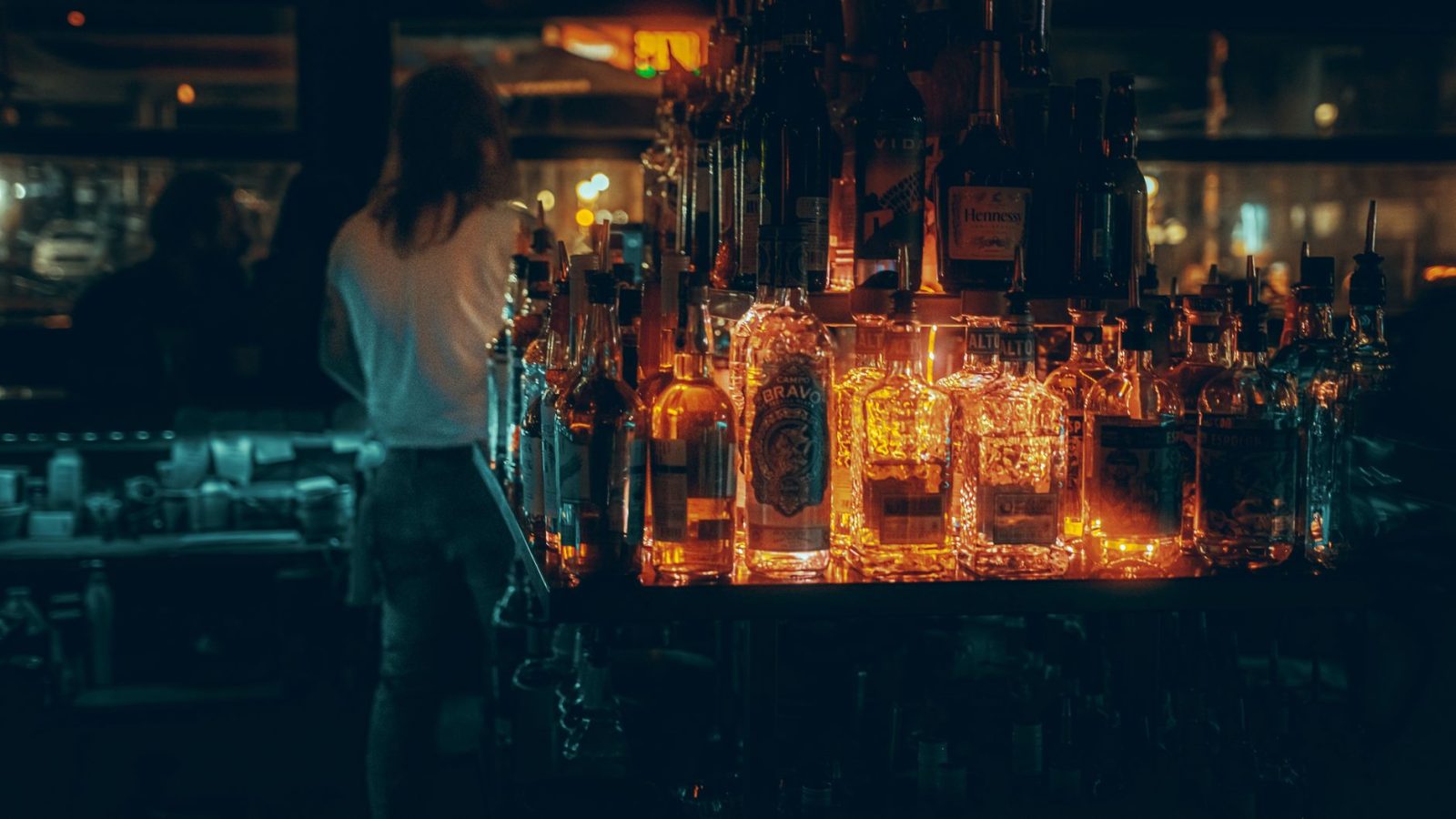 国台15年怎么看:酒名中的年份与产品信息要分开核对
